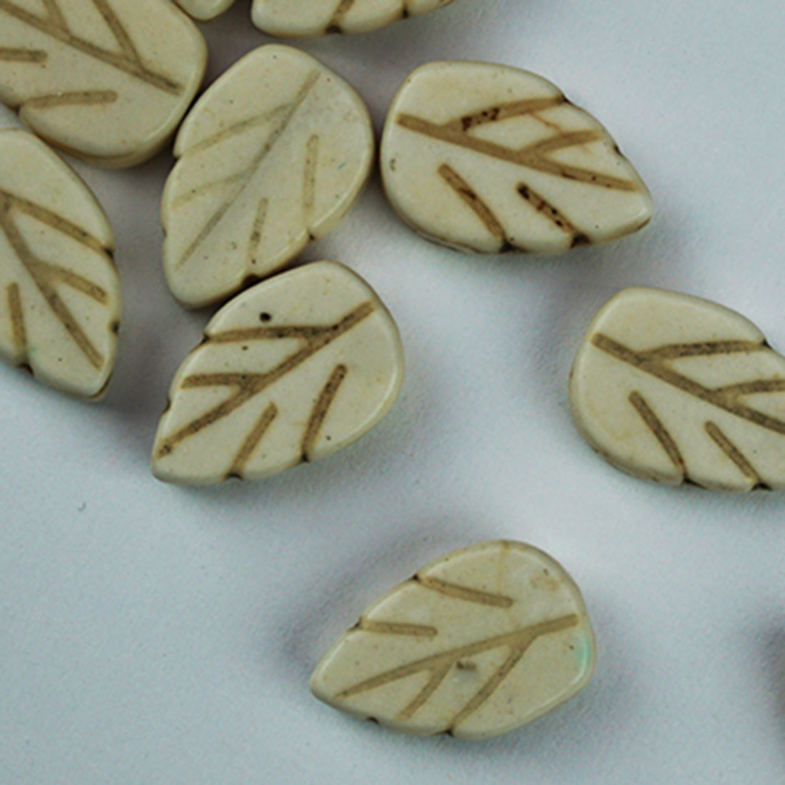 BDS-FF020 White Leaf