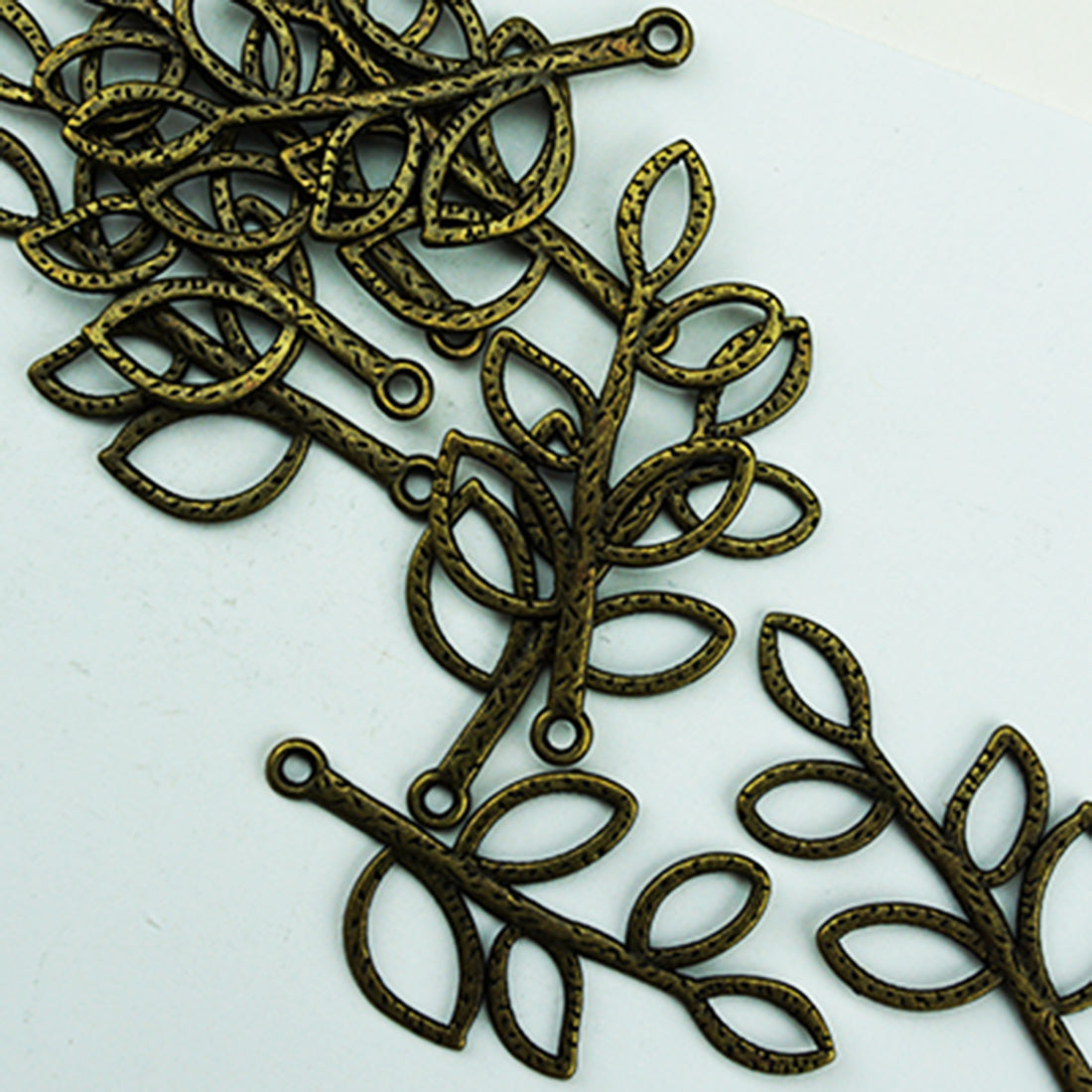 BDS-MA027 Antique Leaf