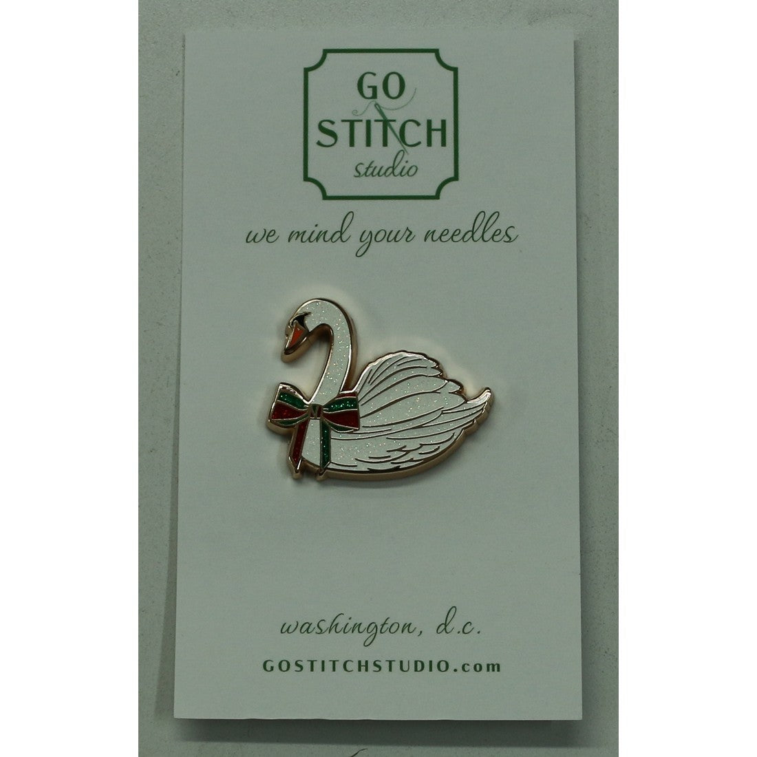 Holiday Swan Needle Minder