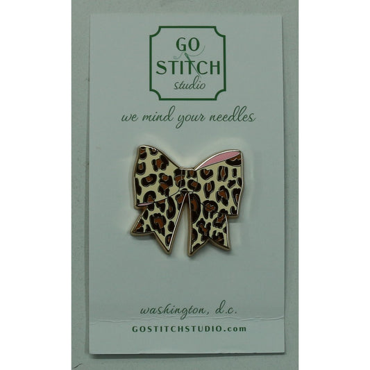Brown Leopard Bow Needle Minder