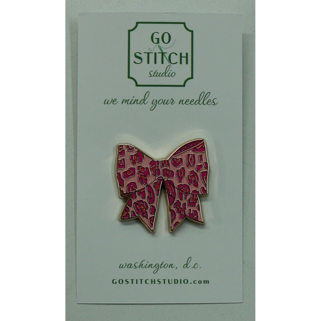 Pink Leopard Bow Needle Minder